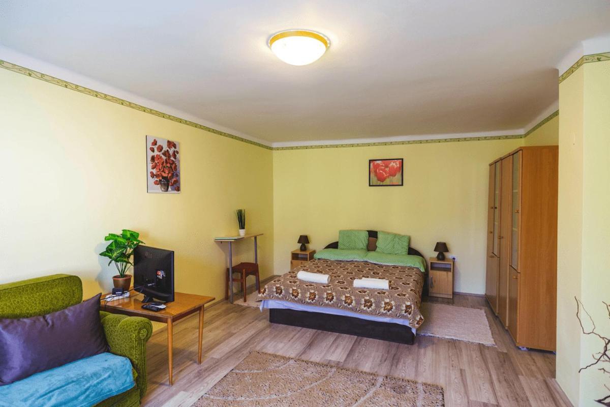 Tolnay Kuria Es Vendeghaz Hotel Nagygorbo Bagian luar foto