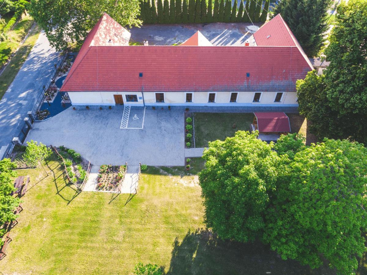 Tolnay Kuria Es Vendeghaz Hotel Nagygorbo Bagian luar foto
