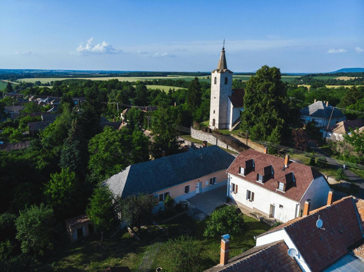 Tolnay Kuria Es Vendeghaz Hotel Nagygorbo Bagian luar foto