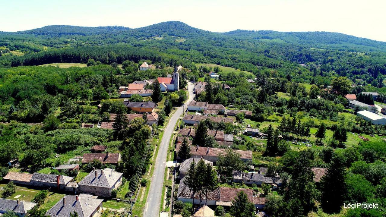 Tolnay Kuria Es Vendeghaz Hotel Nagygorbo Bagian luar foto