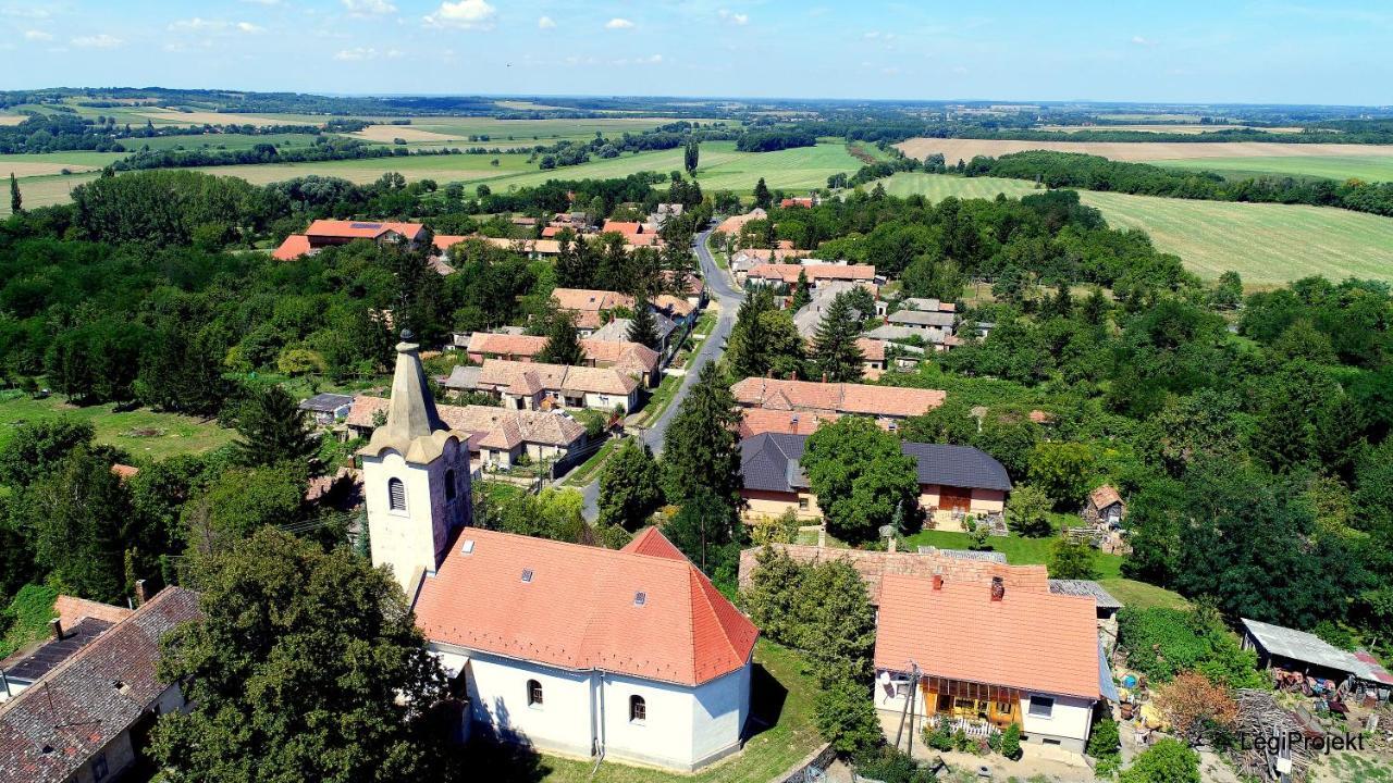 Tolnay Kuria Es Vendeghaz Hotel Nagygorbo Bagian luar foto